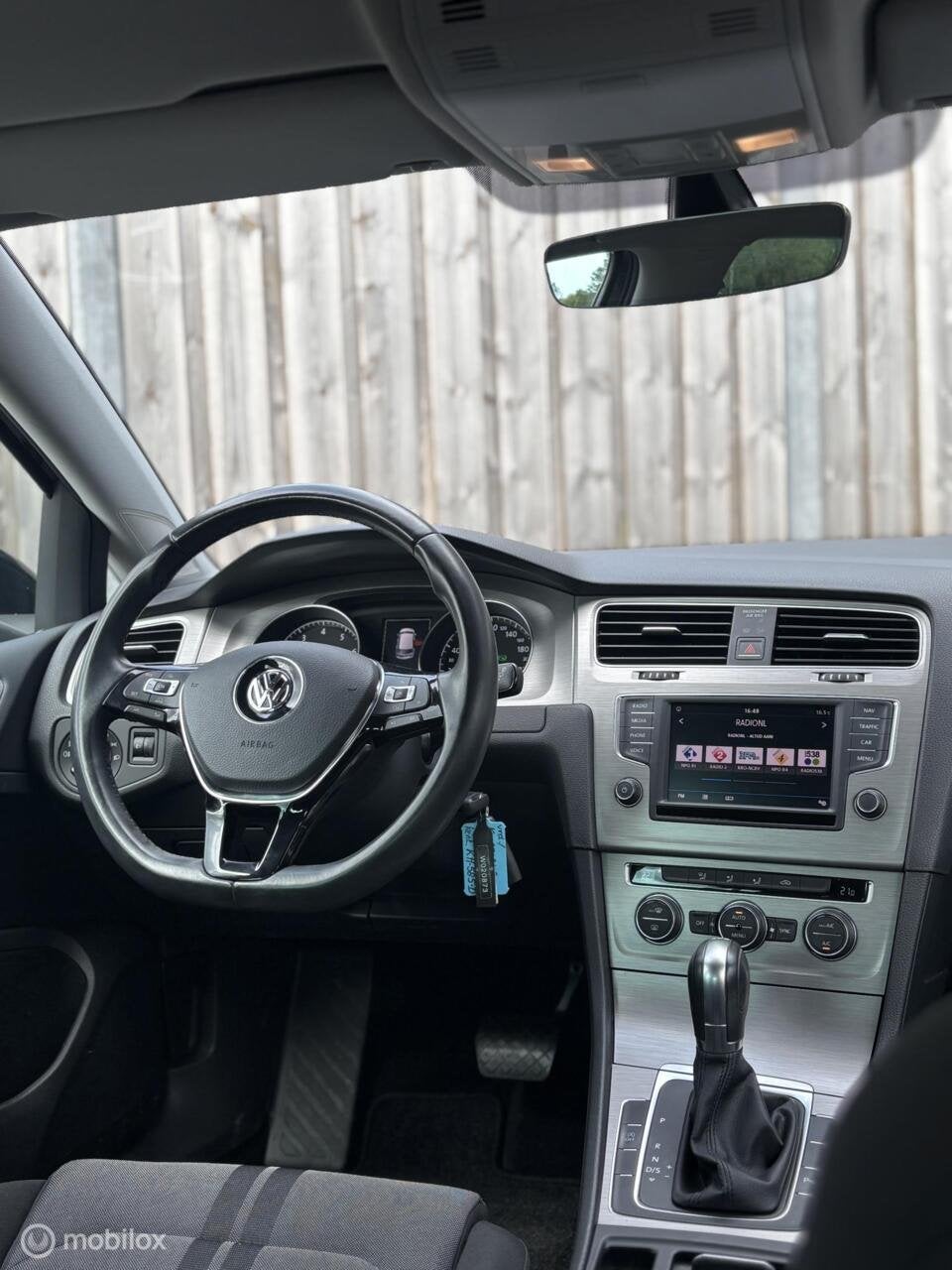 Volkswagen Golf 1.0 TSI Connected Series/AUTOMAAT/CAMERA/NAP, Gebruikt, Origineel Nederlands, Bedrijf, Grijs