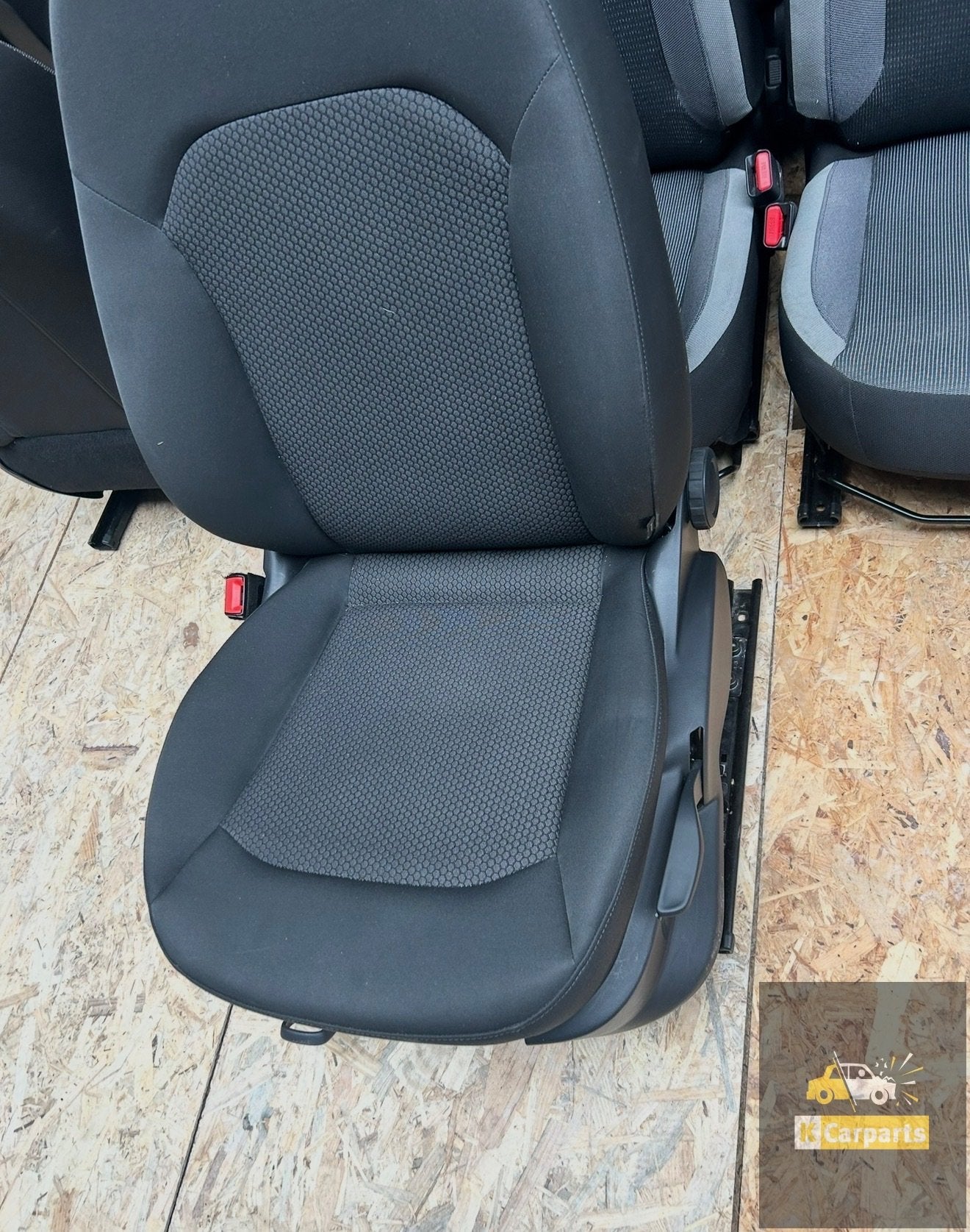 Audi a1 8X1 2013-2017 stoel Links Origineel bestuurders stoe, Gebruikt, AUDI AG, Auto-Union-Strasse 1
85045  Ingolstadt, DE, Kundenbetreuung@audi.de