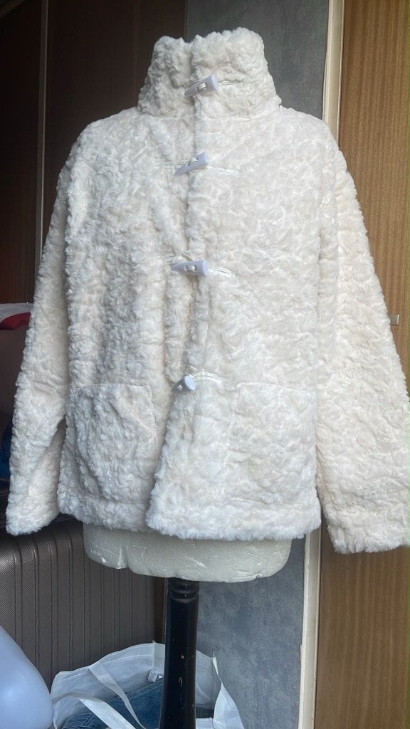 Zachte witte teddy jas / faux fur damesjas (One Size), Ophalen of Verzenden, Nieuw, Maat 38/40 (M), Wit