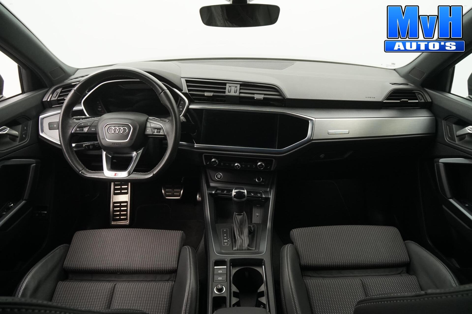 Audi Q3 Sportback 45 TFSI S-Edit PHEV|S-Line|BLACK.OPTIC|CAM, Dealer onderhouden, Gebruikt, Met garantie (alle), Leder en Stof
