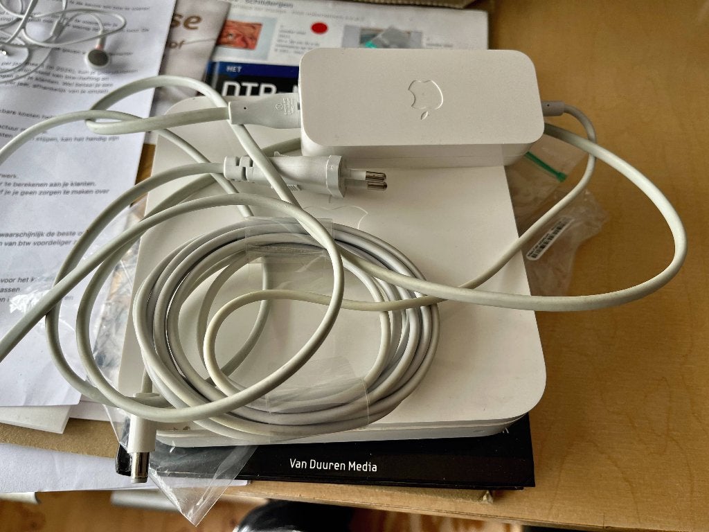 AirPort Extreme Base Station (€10), Computers en Software, Verzenden, Gebruikt, Router, Apple