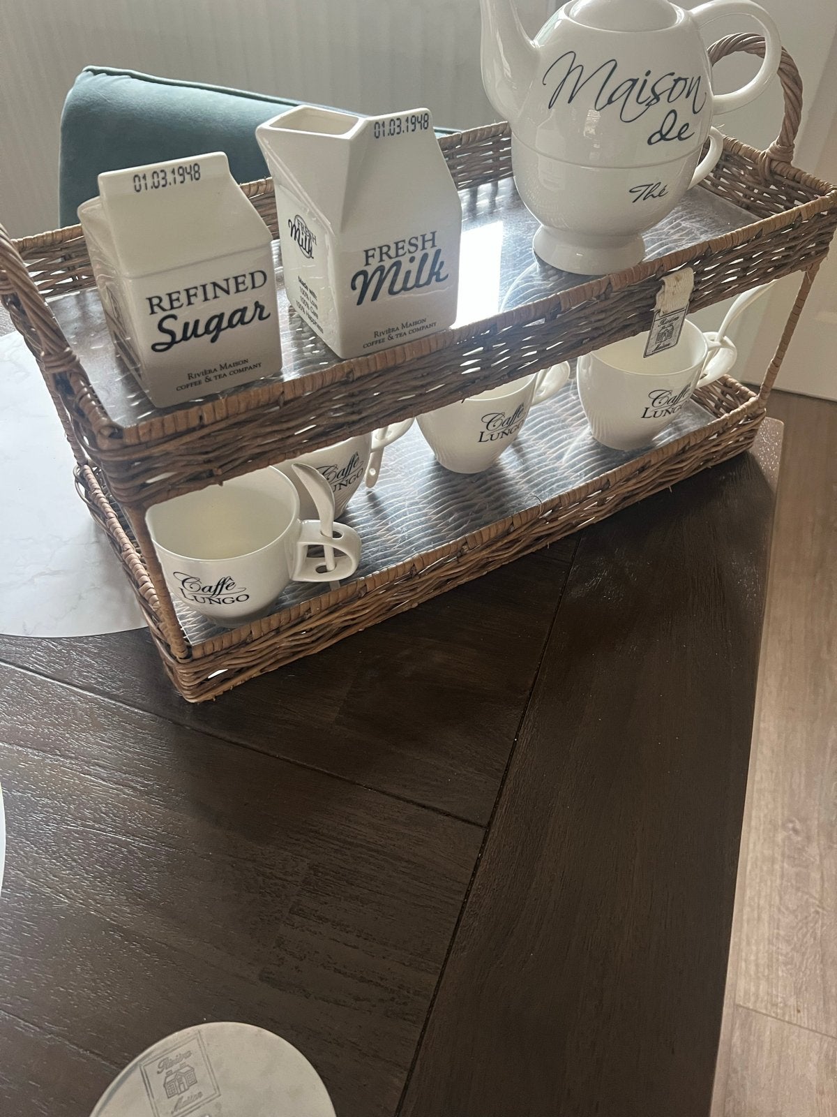 Compleet servies: 4 lungo kopjes, theepot, suikermelkstel, e, Ophalen of Verzenden, Gebruikt, Keramiek, Compleet servies