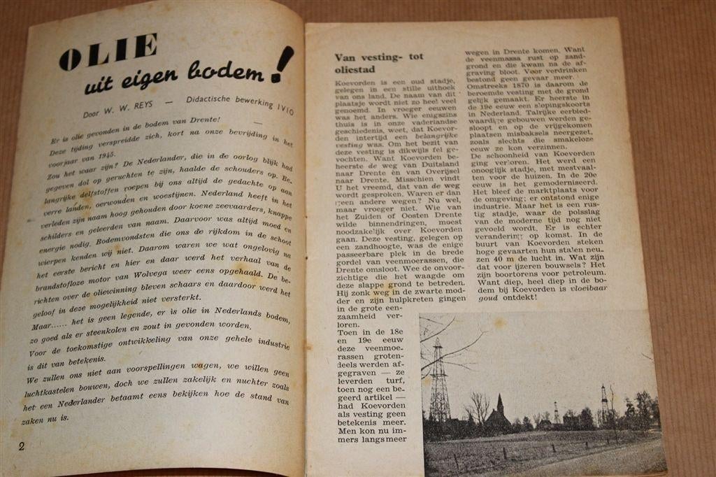 Vloeibaar Goud in Drente\'s Bodem [1946] — Vintage Boekje, Ophalen of Verzenden, Gelezen