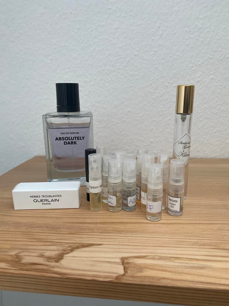 Parfum Collectie: Absolutely Dark, Guerlain, Kilian & Sample, Sieraden, Tassen en Uiterlijk, Uiterlijk | Parfum, Ophalen, Gebruikt