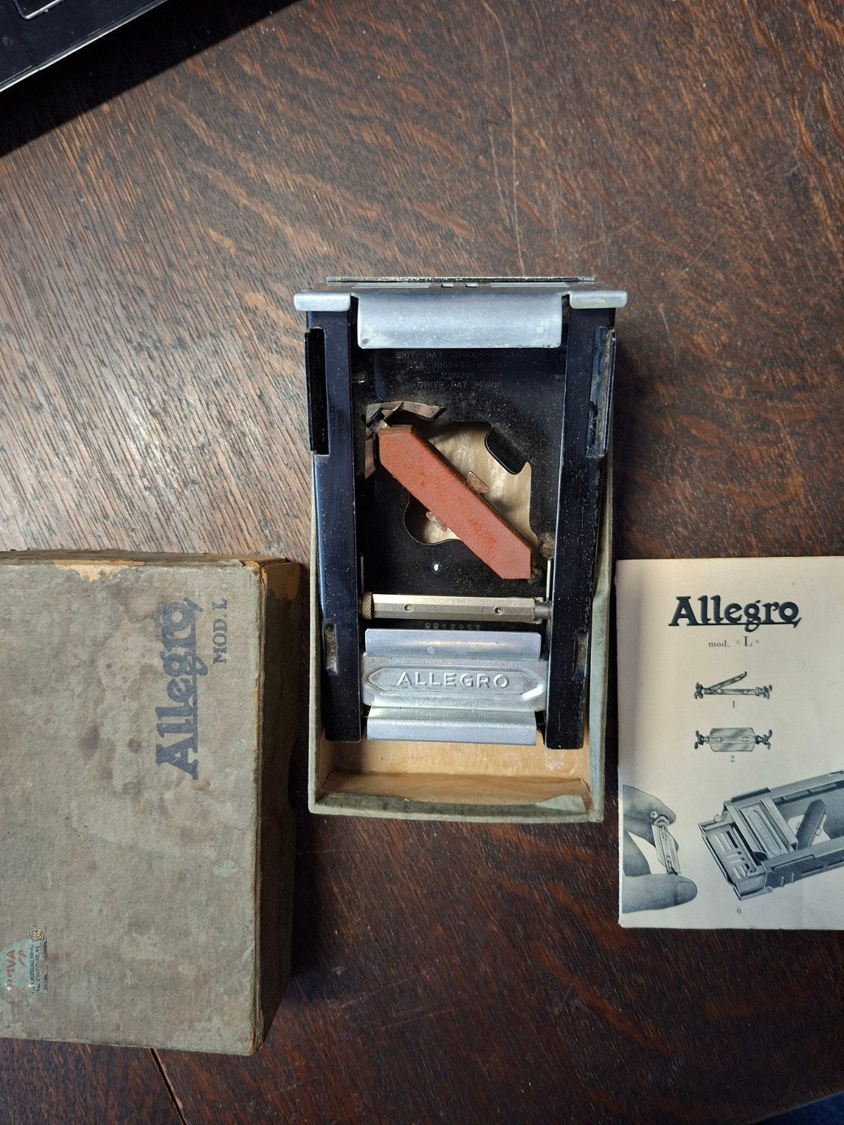 Vintage Allegro Model L Razor Blade Sharpener – 100% Functio, Antiek en Kunst, Ophalen of Verzenden