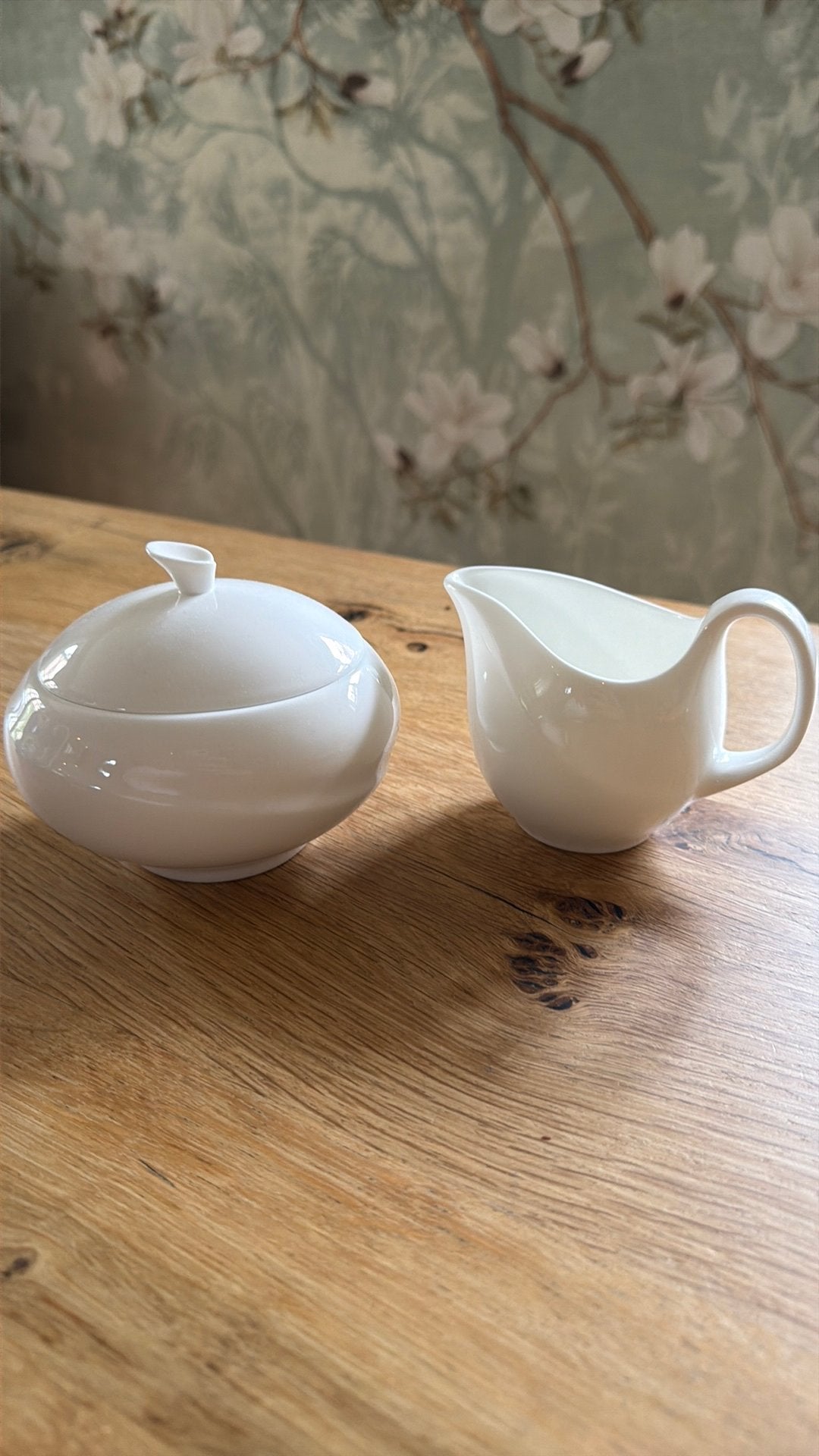 Suikerpot en melkkannetje - Wedgwood Solar, Huis en Inrichting, Keuken | Servies, Ophalen, Zo goed als nieuw, Porselein, Overige typen
