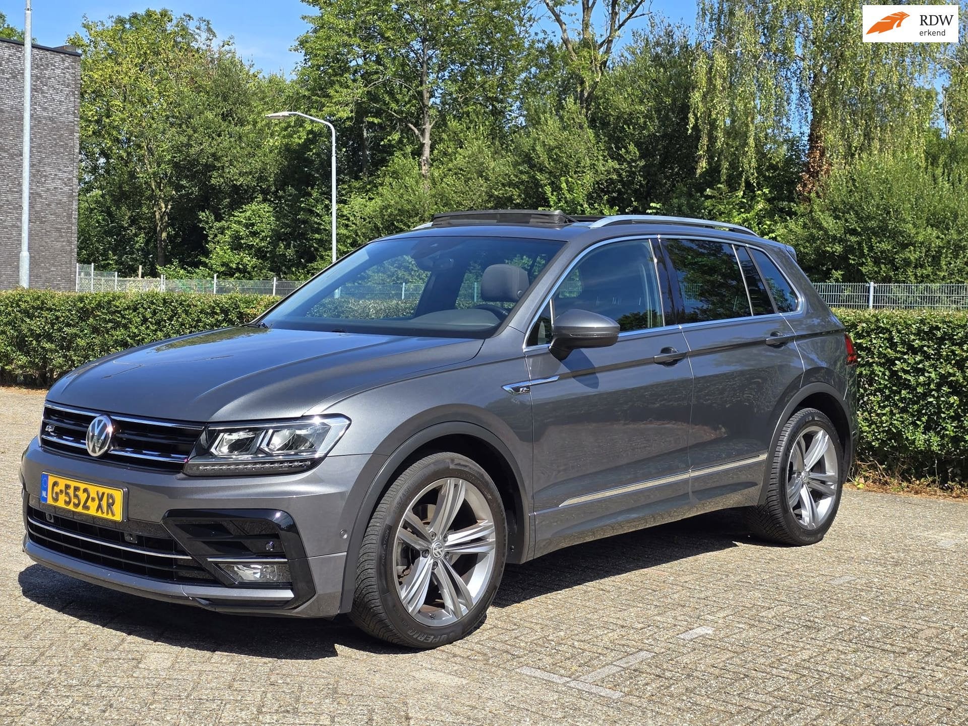 Volkswagen Tiguan 1.5 TSI R-line/2020/Export prijs/ Pano /6, Voorwielaandrijving, Euro 6, 4 cilinders, Origineel Nederlands