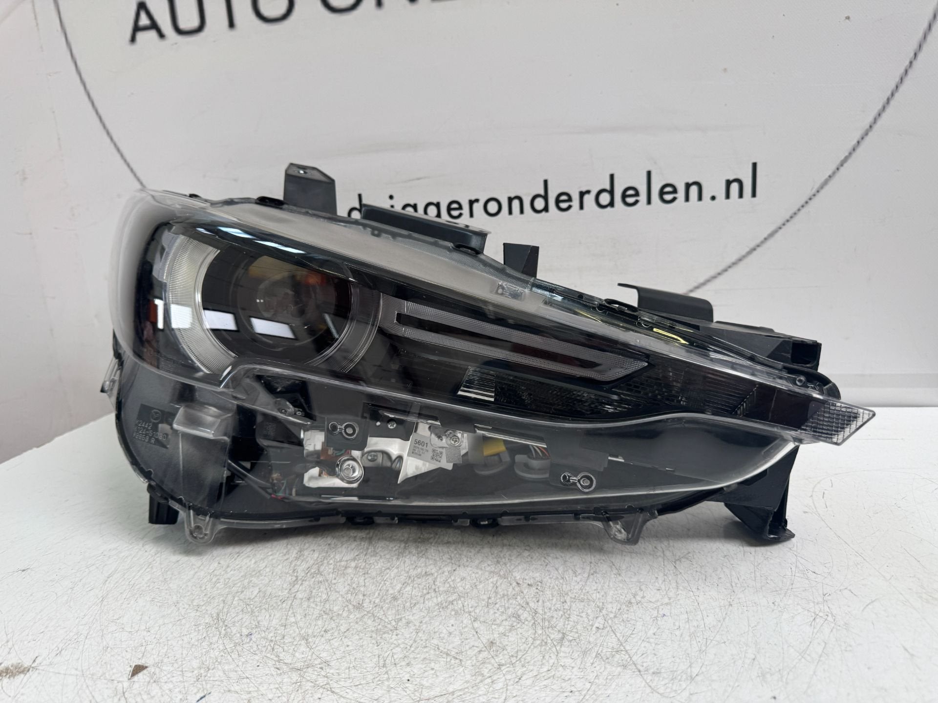 MAZDA CX-5 VOL LED KOPLAMP RECHTS KB8P51030K 2017-, Gebruikt, Shinchi, Fuchu-Cho 3-1
730-8670  Hiroshima, Mazda Motor Corporation