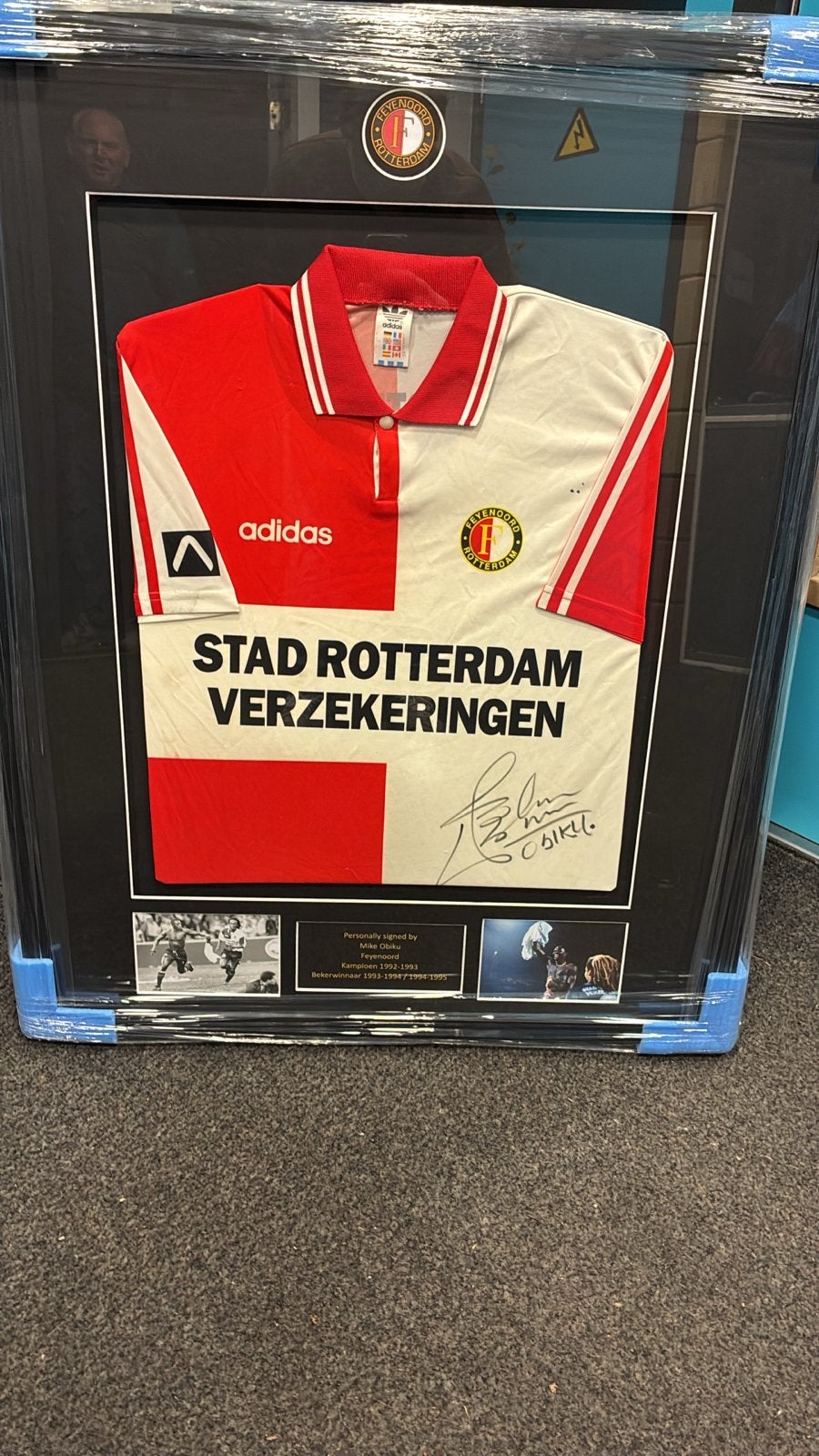 Gesigneerd Feyenoord shirt Mike Obiku - Kampioen 1992-1993, Ophalen of Verzenden, Zo goed als nieuw, Feyenoord, Shirt