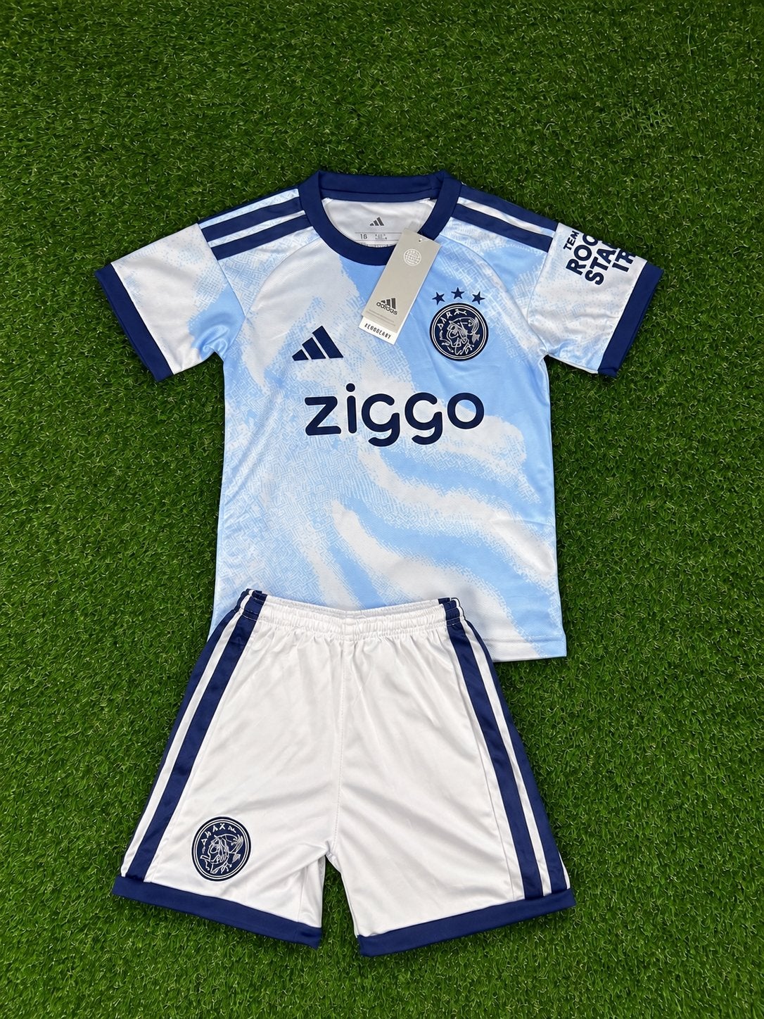 Ajax uitshirt en broekje, Ophalen of Verzenden, Nieuw, Jongen, Setje