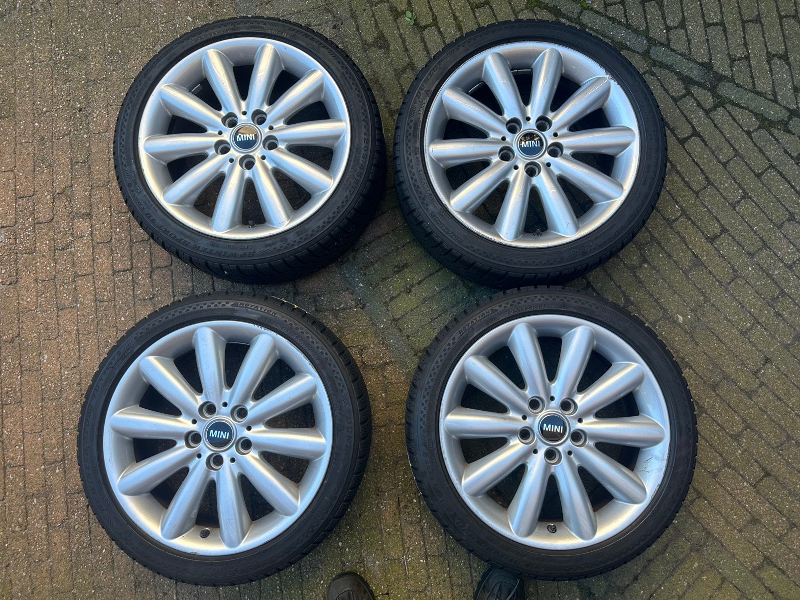 Mini 17 inch velgen met runflat winterbanden styling 499, Ophalen, Gebruikt, Banden en Velgen, 17 inch