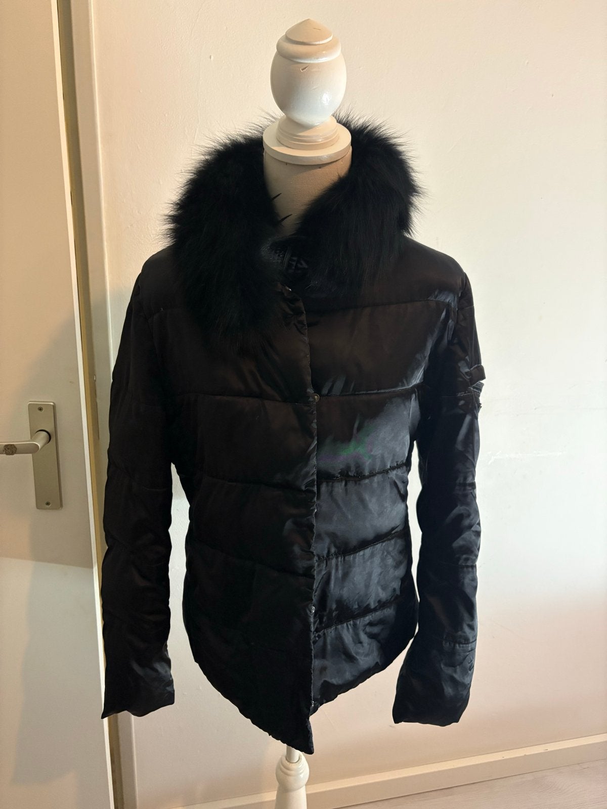 Dames Prada jas met bontkraag, Ophalen of Verzenden, Zo goed als nieuw, Maat 38/40 (M), Zwart