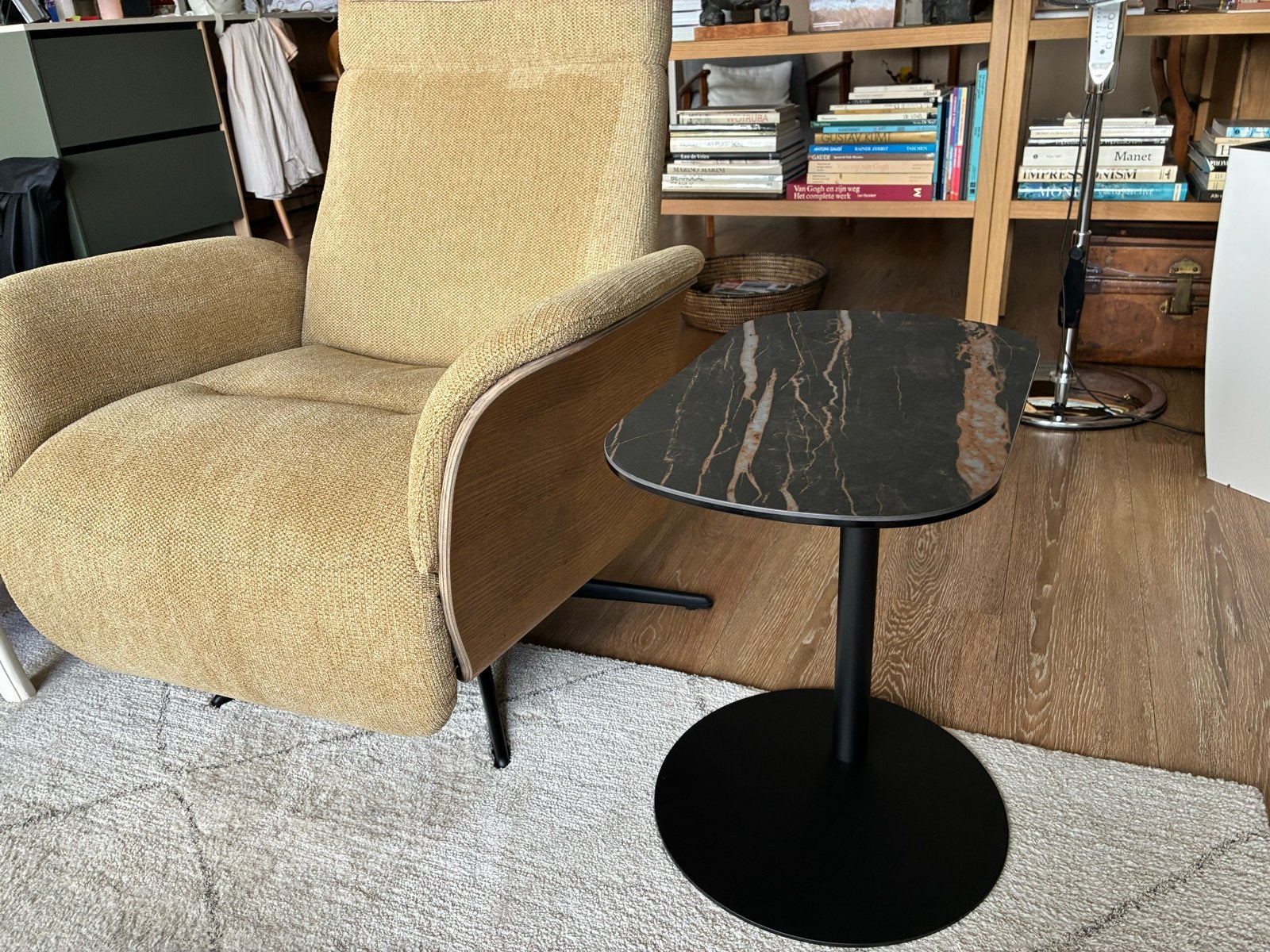 Zware Marmeren (composiet) bijzettafel (een poot), Overige materialen, Minder dan 55 cm, Nieuw, Overige vormen