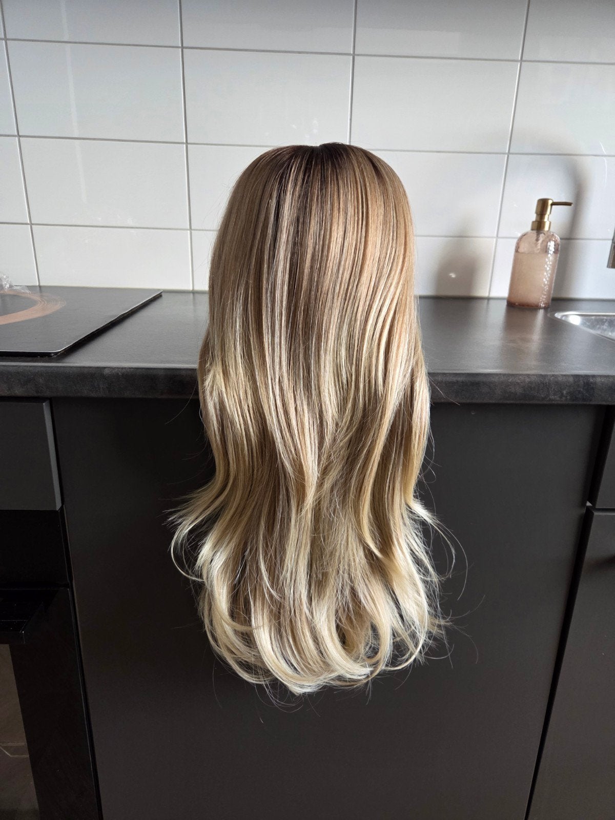 Nieuwe Kanekalon haarstuk - Blond met Donkere Uitgroei, Ophalen, Nieuw, Pruik of Haarverlenging