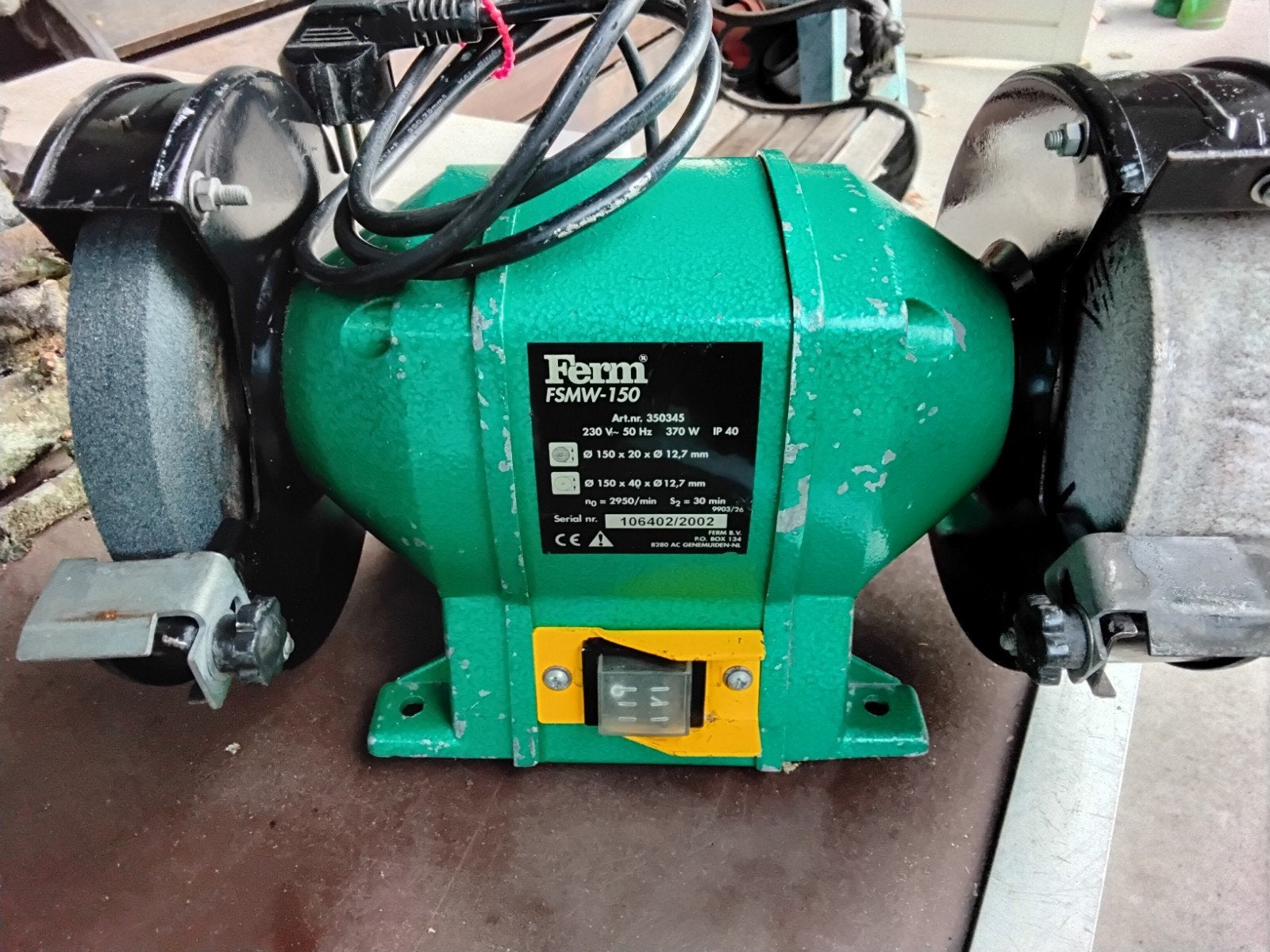 Ferm FSMW-150 Werksbank slijpmachine - Goed werkend, Doe-het-zelf en Verbouw, Ophalen, Gebruikt, Minder dan 700 watt, Werkbankslijpmachine