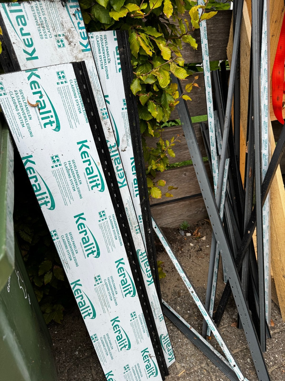 Keralit zwart 1,30 m x 3 stuks + aluminium profielen, Doe-het-zelf en Verbouw, Ophalen, Gebruikt, Overige typen, Minder dan 200 cm