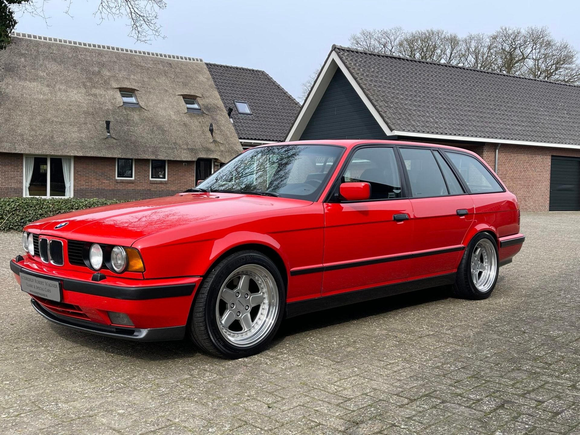 BMW M5 Touring E34 Mugello Red, foto 3