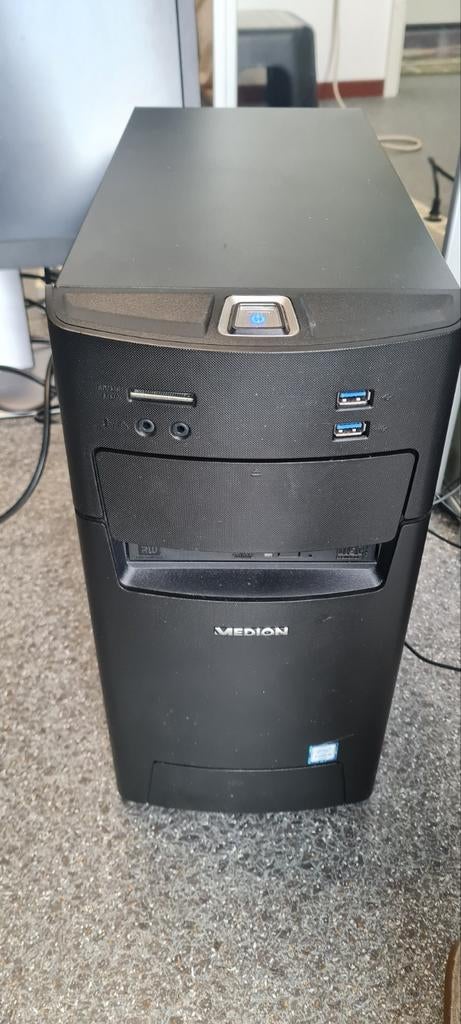 Te Koop Medion i5 Pc systeemkast., Ophalen, SSD