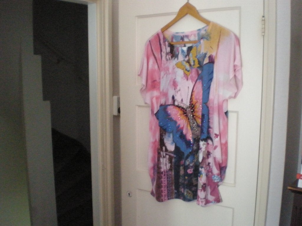 Roze top met vlinderprint en glinsterende steentjes. Maat XL, Kleding | Dames, Maat 46/48 (XL) of groter, Ophalen of Verzenden