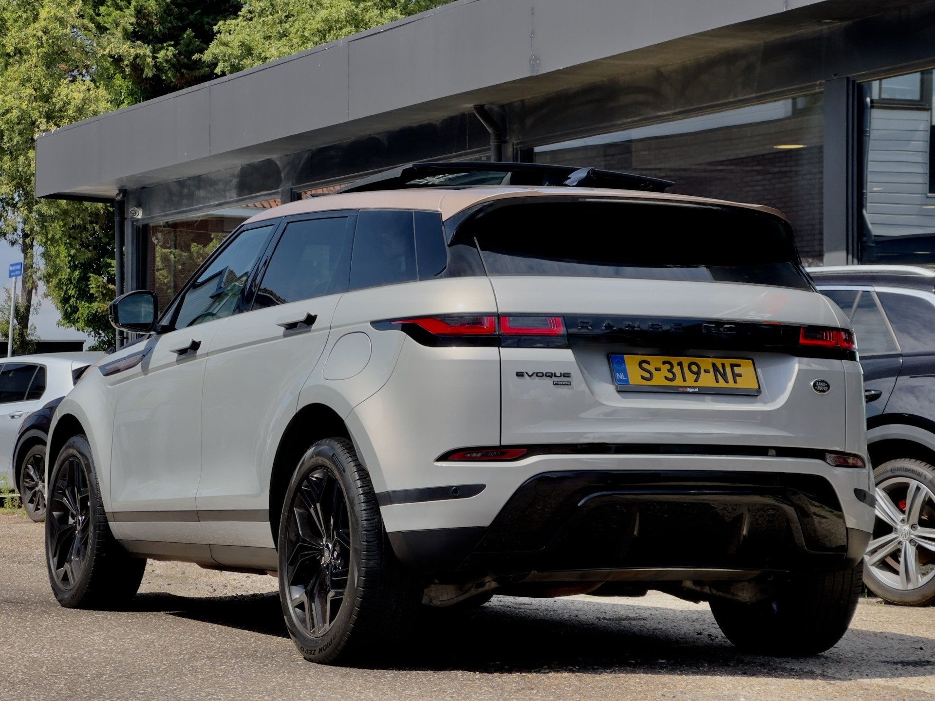 Land Rover Range Rover Evoque 1.5 P300e AWD AUT8 R-DYNAMIC S, Automaat, Dealer onderhouden, Verwarmde buitenspiegels, 2092 kg