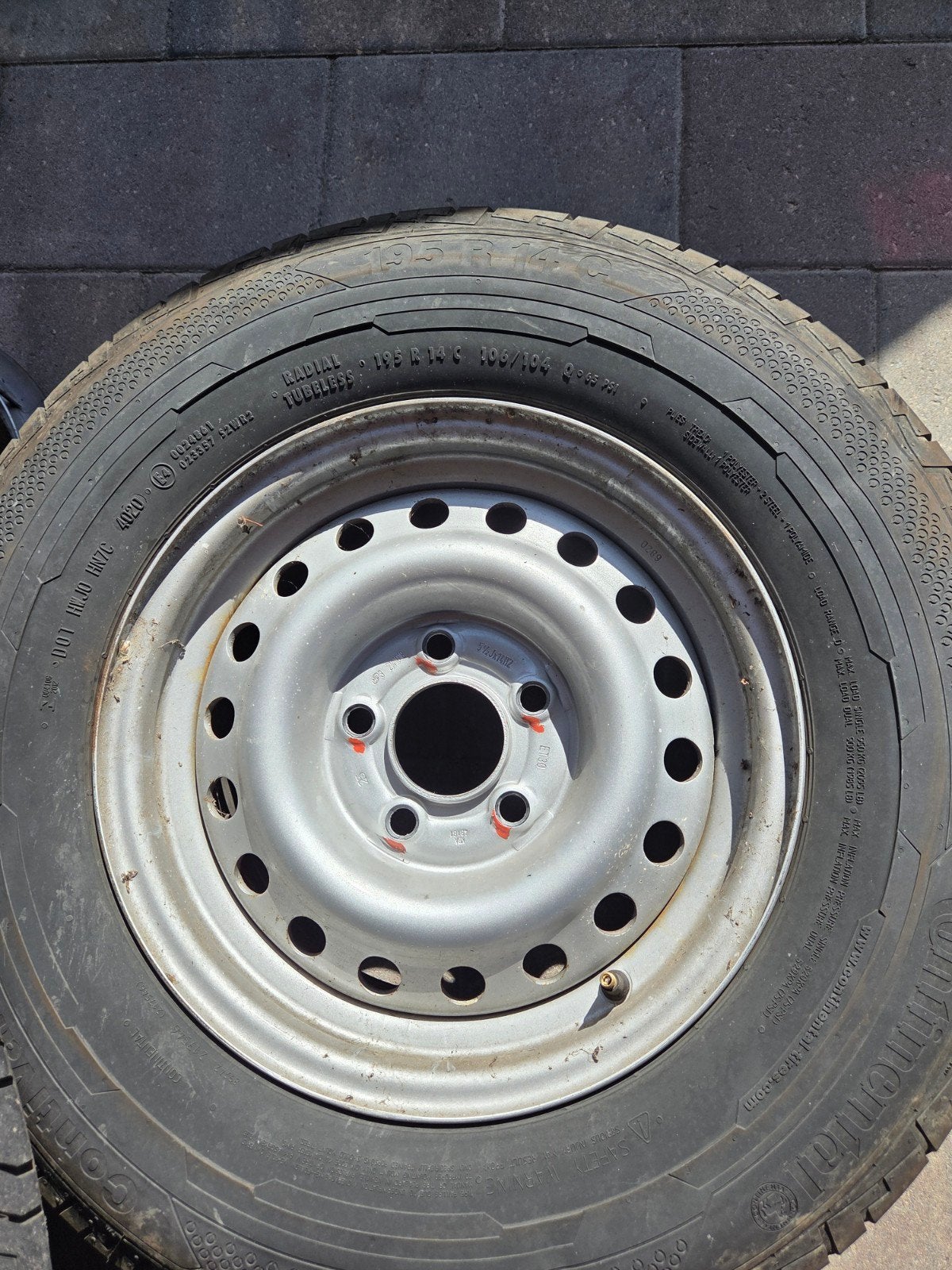 Continental 195 R14 C band op stalen velg 51/2JX14H2 ET30, Auto-onderdelen, Banden en Velgen, Overig, 14 inch, Overige, Gebruikt