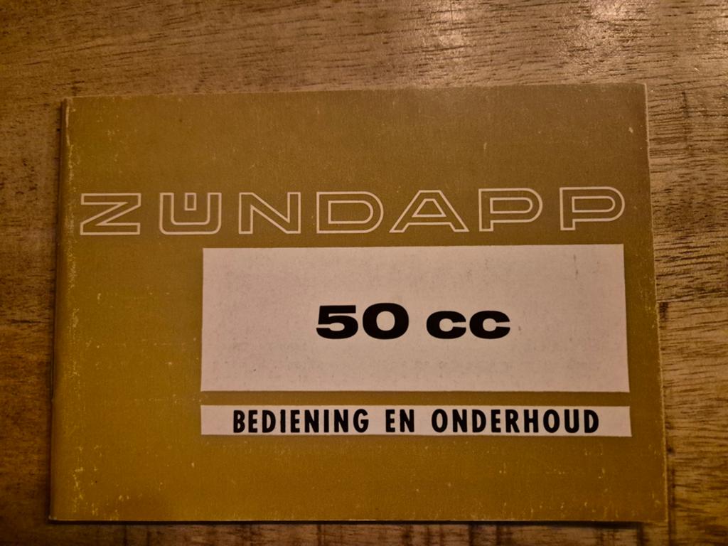 Zundapp 50 cc Instructieboekje / Handleiding, Fietsen en Brommers, Brommers | Zundapp, Ophalen of Verzenden, Gebruikt, Overige modellen