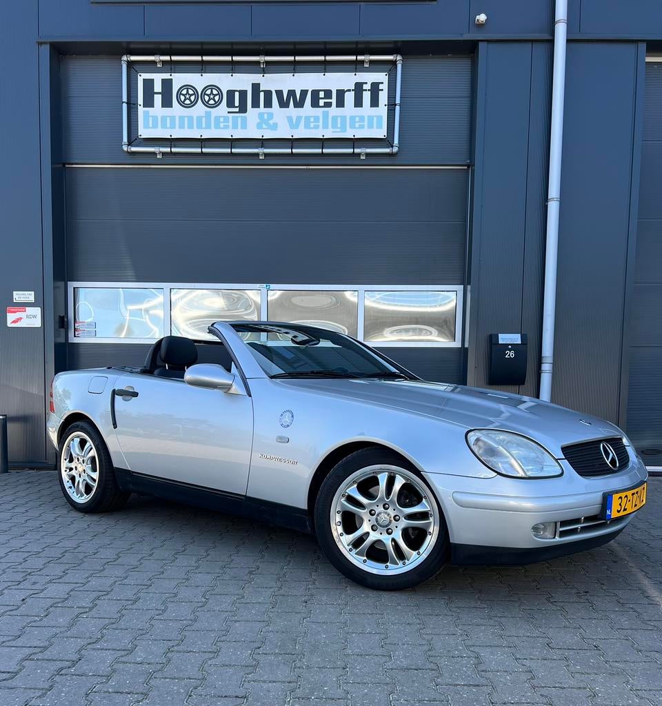 Mercedes-Benz SLK 2.3 SLK230 Kompr Roadster AUT 1997 Grijs, Auto's, Mercedes-Benz, Automaat, Achterwielaandrijving, 4 cilinders