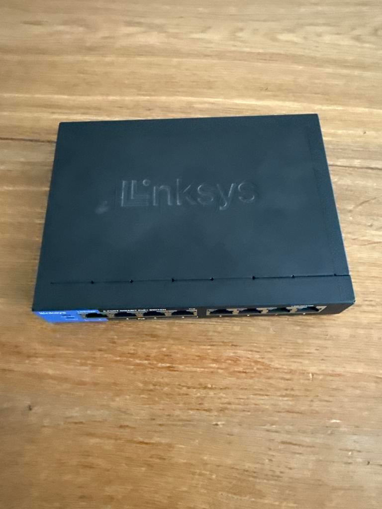 Linksys LGS108P 8-poorts Gigabit PoE+ Switch (zonder adapter, Ophalen, Zo goed als nieuw