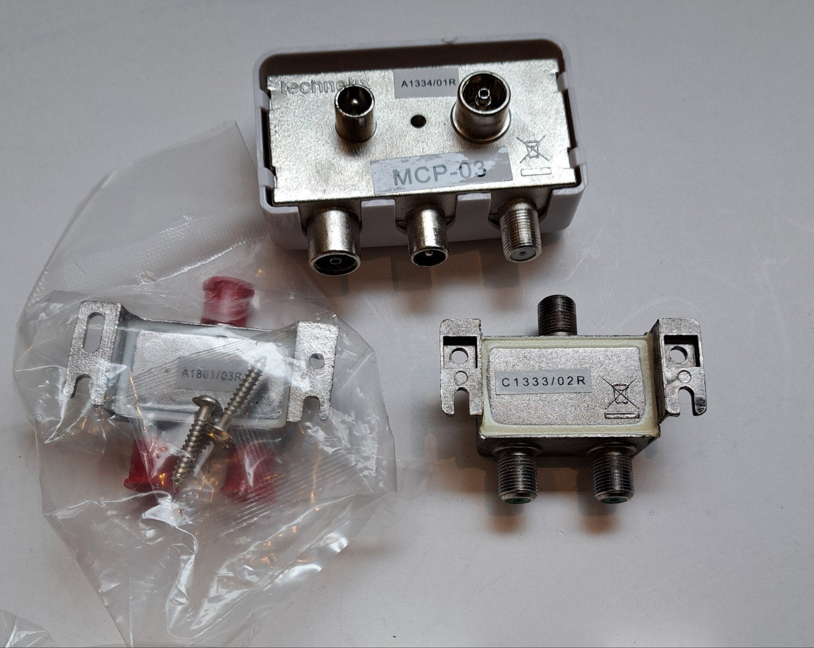 2 weg Coax splitter,  splitters, Ophalen of Verzenden, Zo goed als nieuw