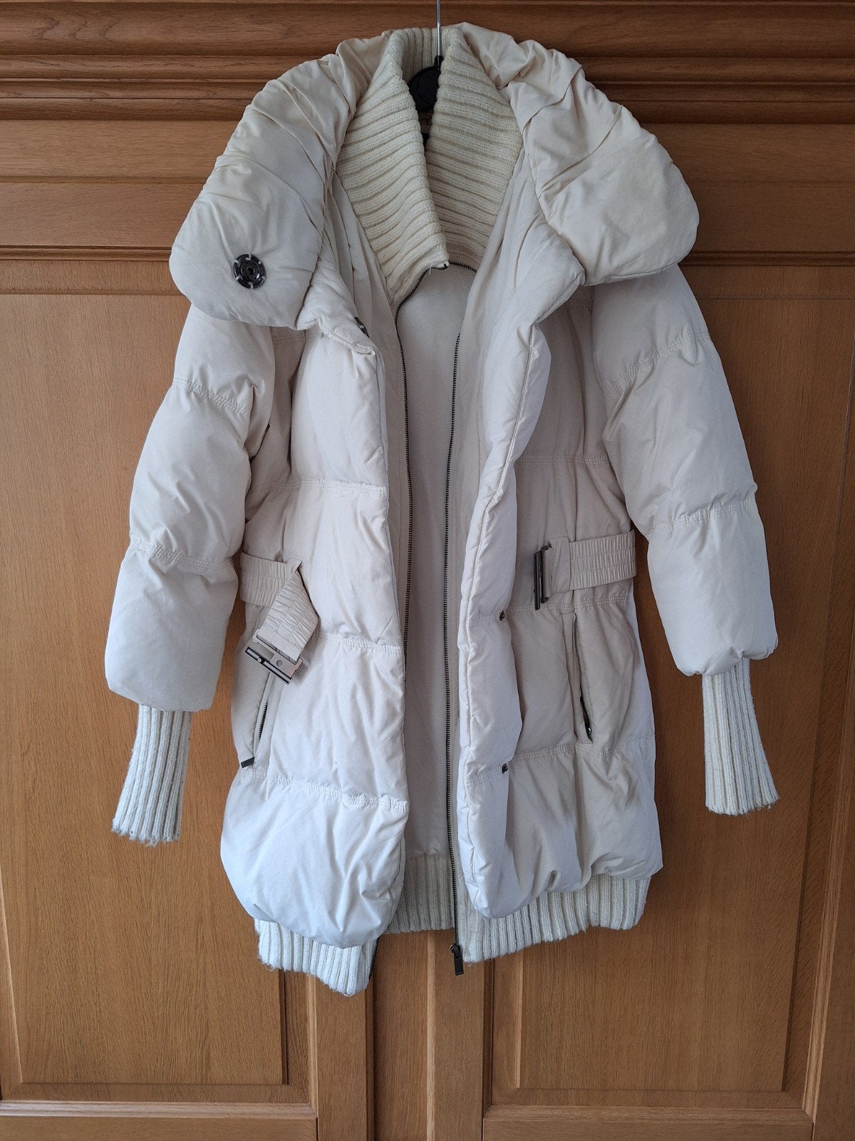 Amisu lange creme winterjas  maat 40/42, Beige, Maat 42/44 (L), Ophalen of Verzenden, Gedragen