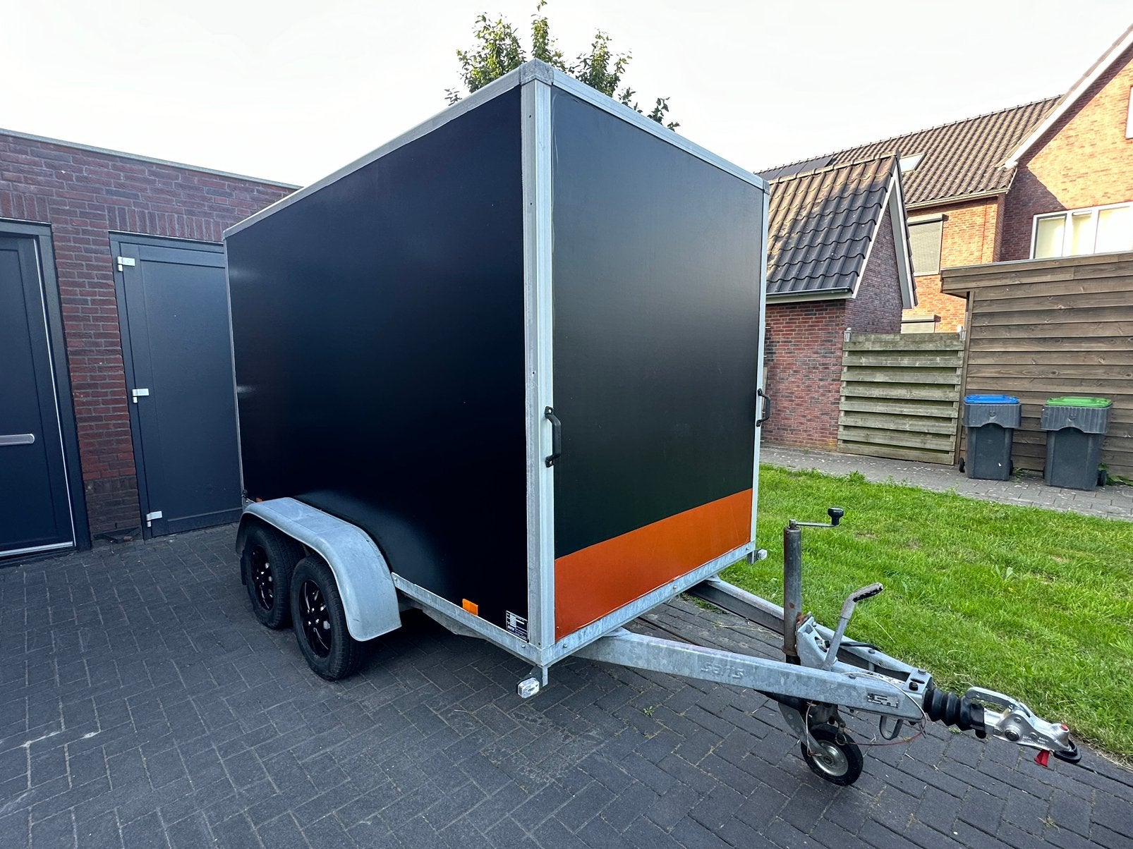Saris gesloten aanhanger 300x150x180 - Hoog laagvermogen, Ophalen, Zo goed als nieuw
