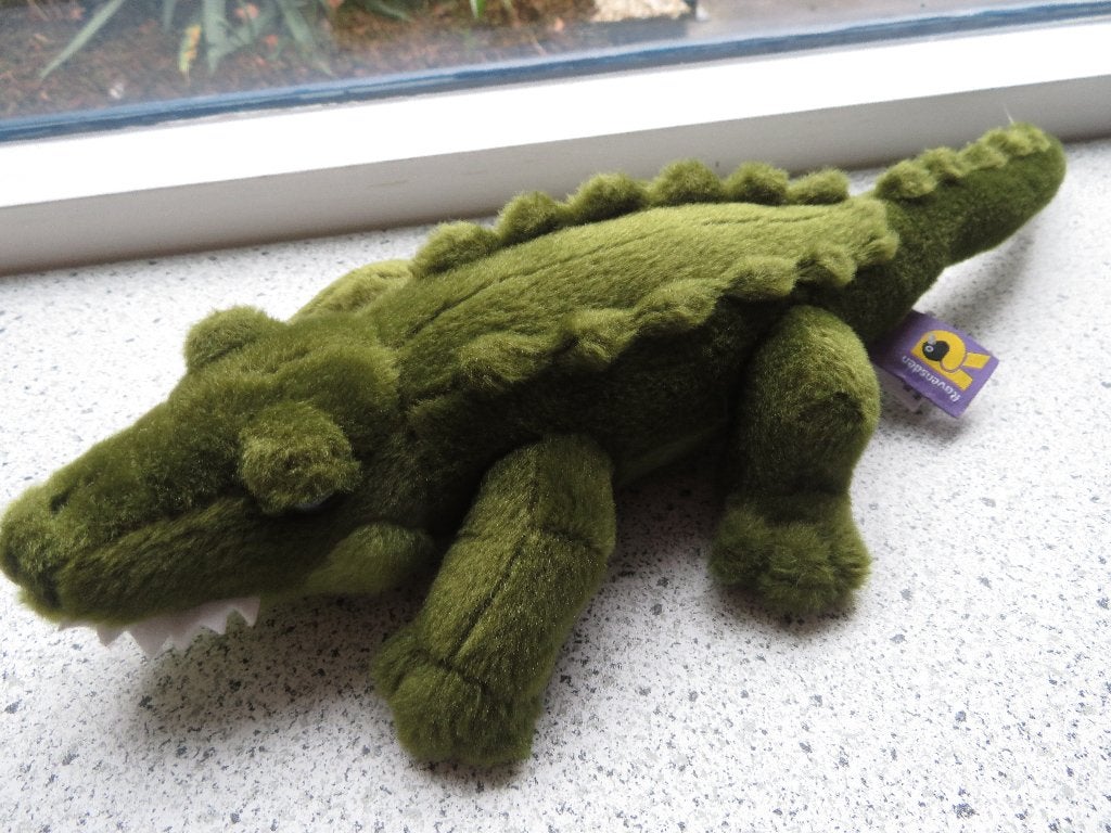 Krokodil merk UNI-TOYS Unitoys met gele ogen meet ca 34 cm, Groen, Ophalen of Verzenden, Zo goed als nieuw, Middelgroot (20 tot 80 cm)