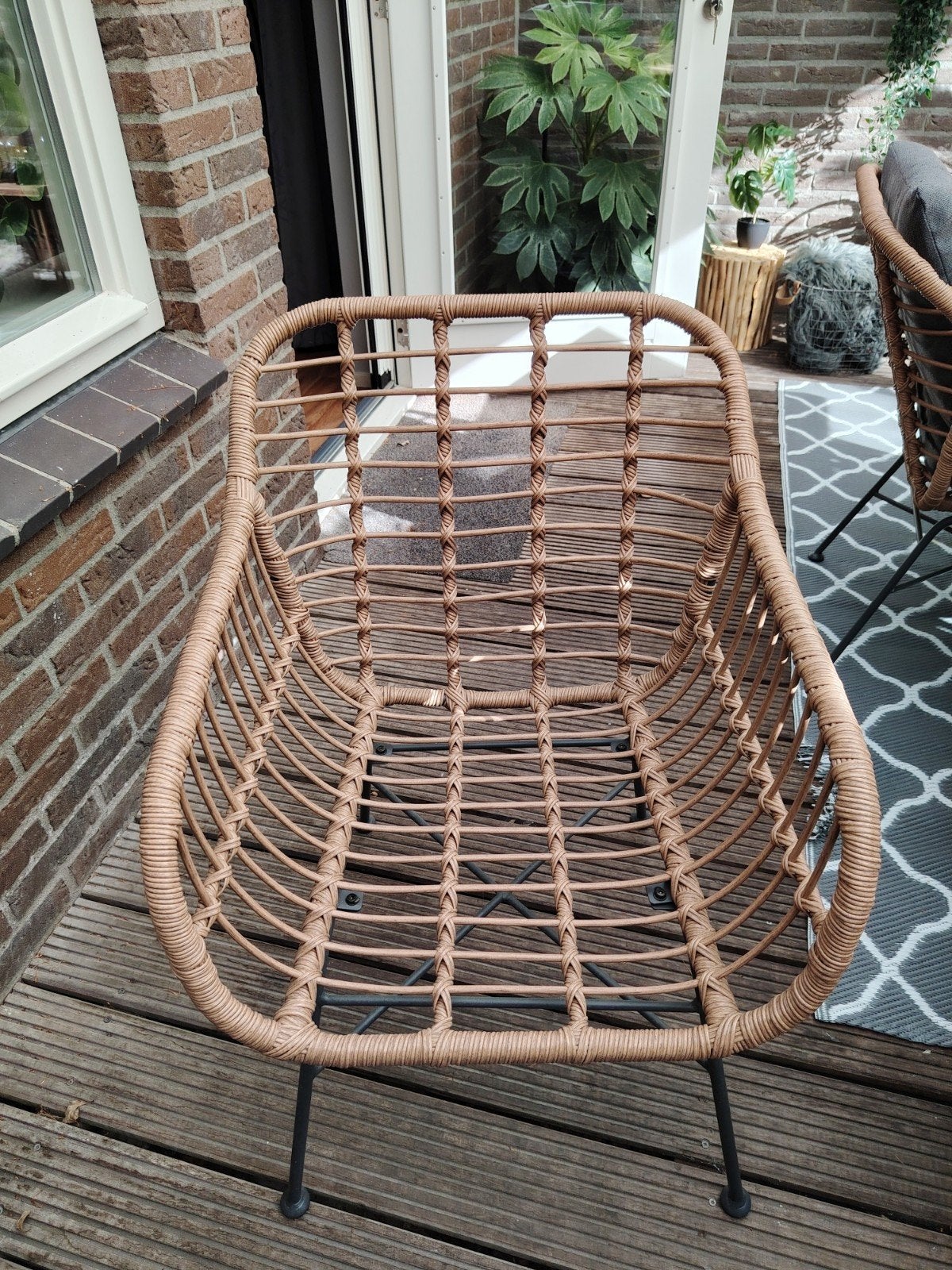 Foto 9 van Sens-Line tuinset met teakhouten tafel en wicker stoelen