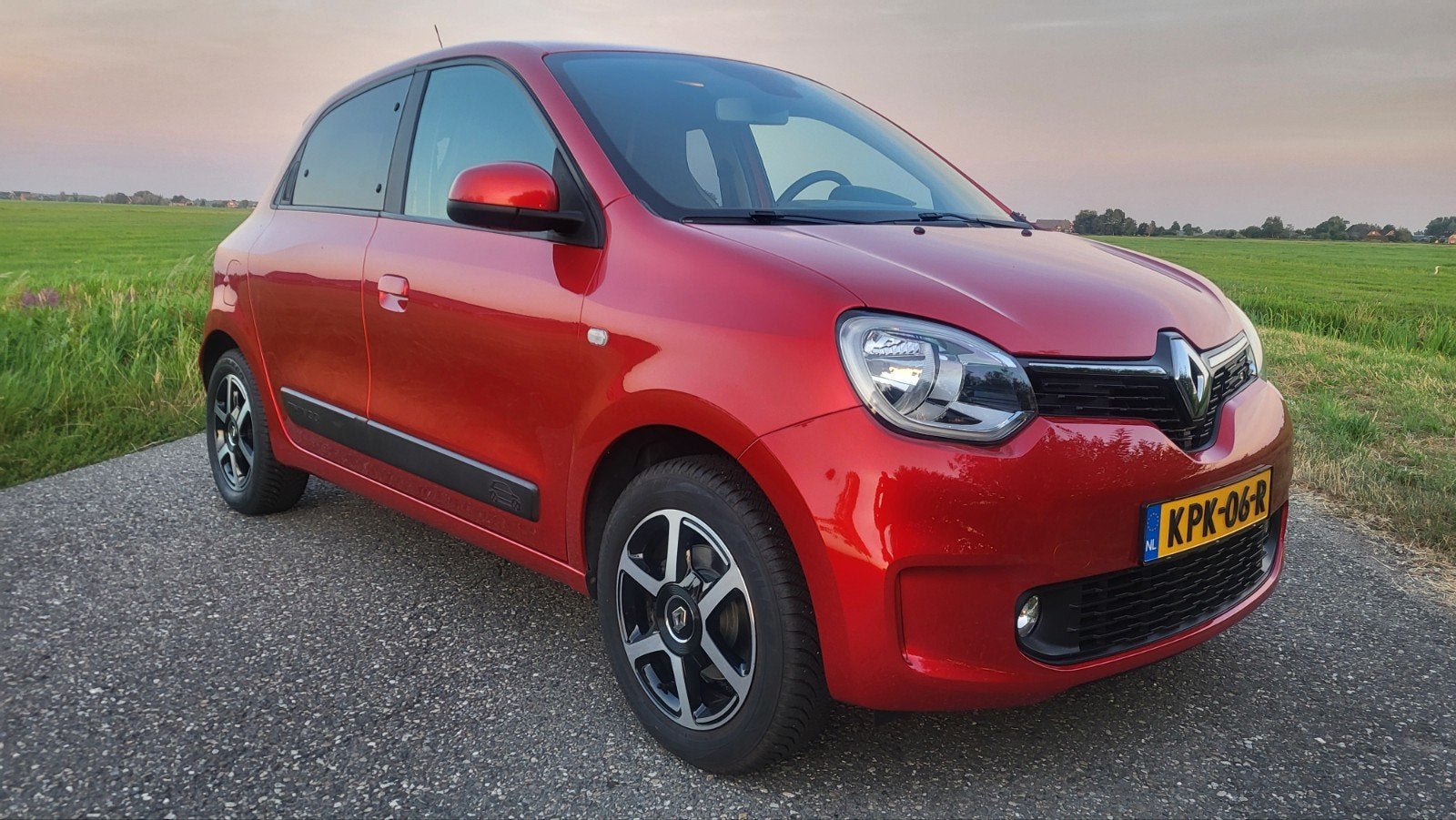 Renault Twingo 1.0 SCe Limited 2020 Lm  Cruise Bluetooth Pdc, Bedrijf, Handgeschakeld, 3 cilinders, Onderhoudsboekje