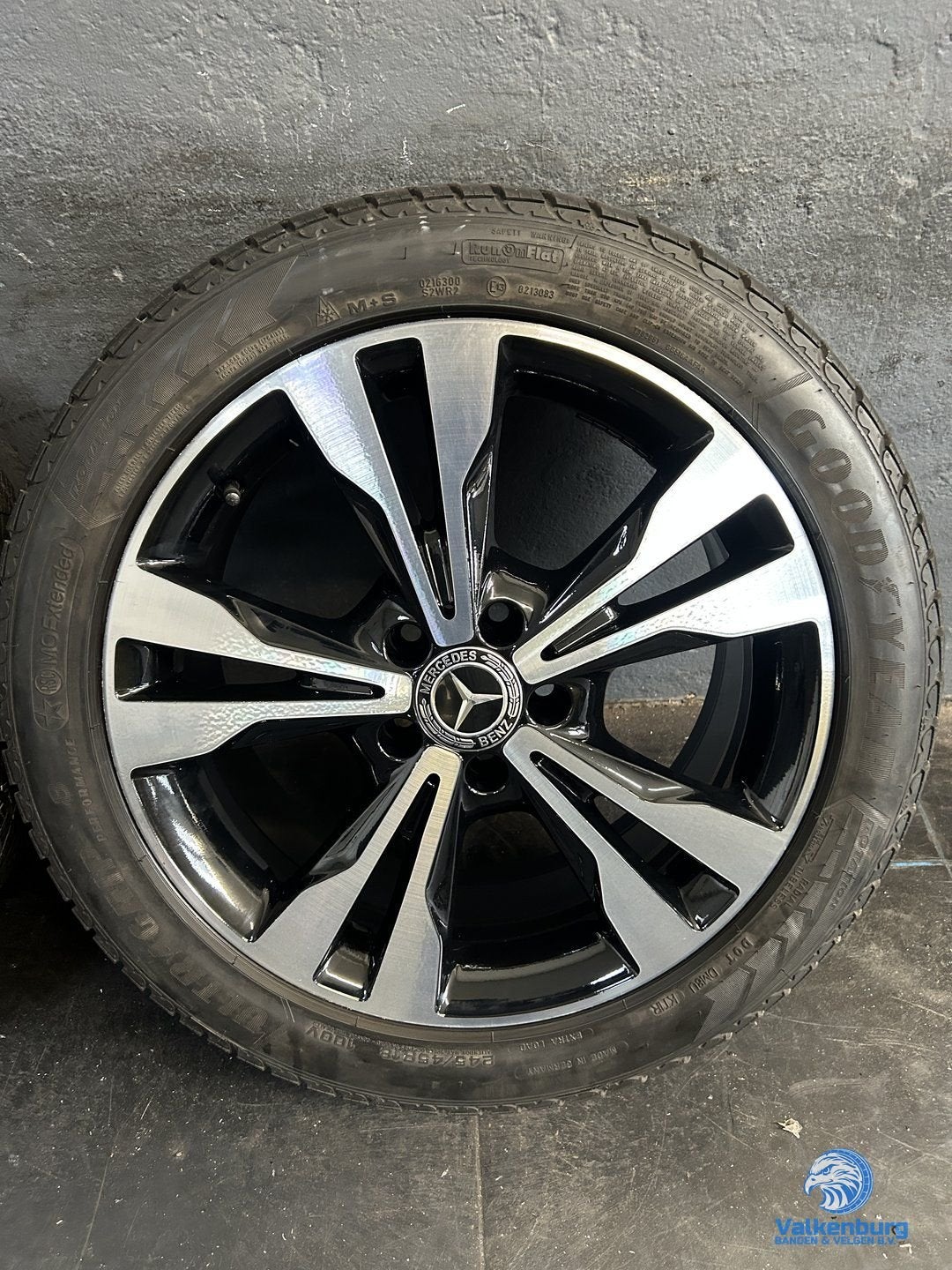 8mm! Originele Mercedes Vito V-klasse W447 18 inch zwarte ve, 18 inch, -, -, Banden en Velgen