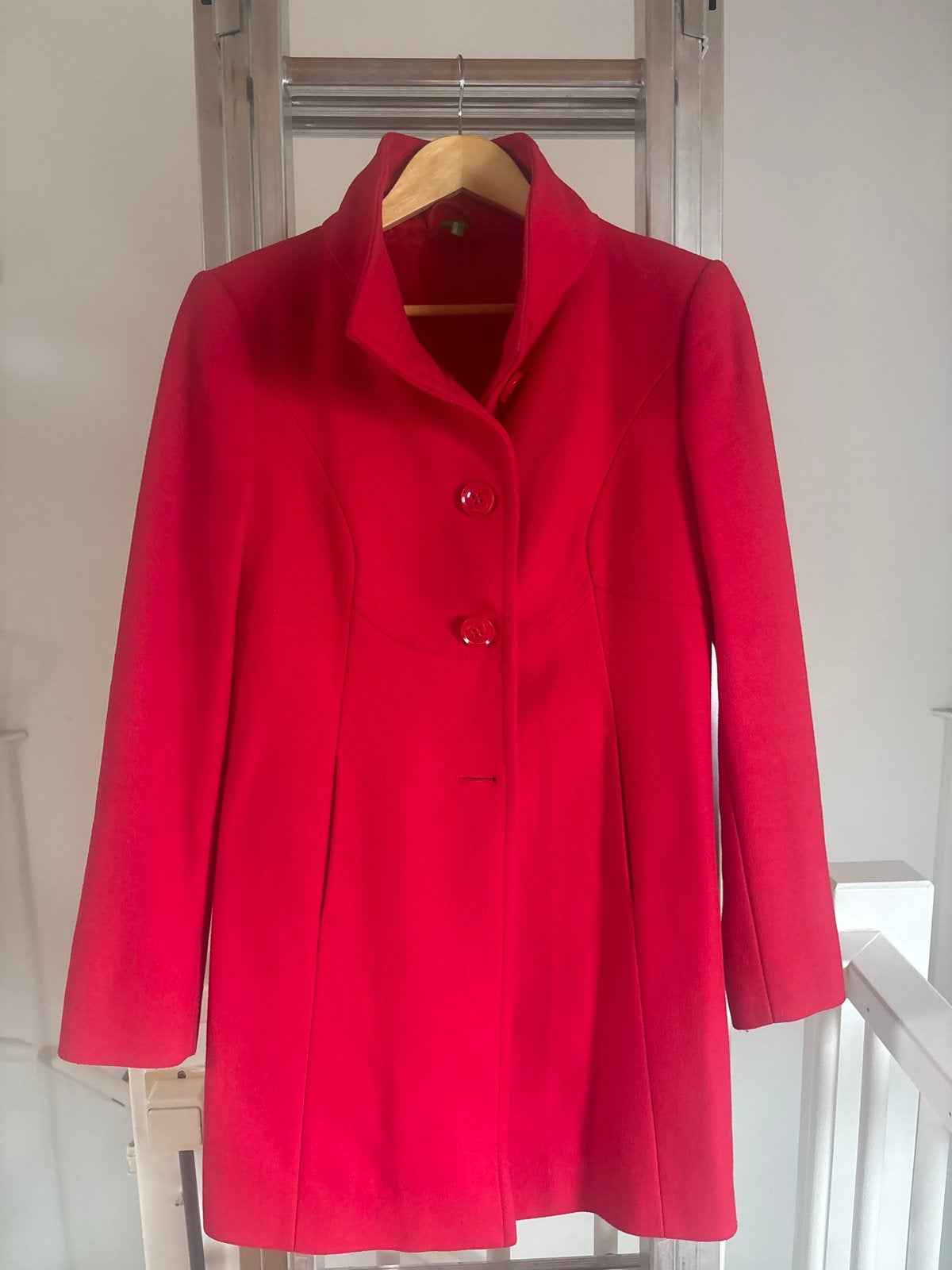 Benetton rode jas, maat 42 valt als 38, Ophalen of Verzenden, Gedragen, Maat 38/40 (M), Rood