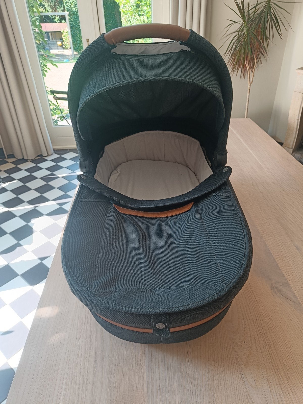 Mutsy Vision Icon Reiswieg Groen en voetenzak, Kinderen en Baby's, Kinderwagens en Combinaties, Ophalen, Gebruikt, Mutsy