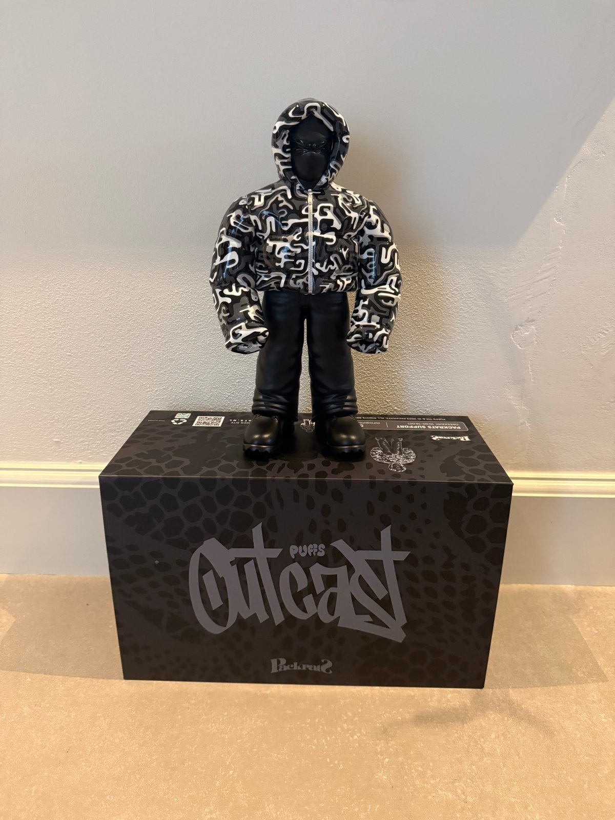 Outcast Pufs Packman Figuur - Zwart/Wit Design Object, Ophalen of Verzenden, Pop/figuur, Zwart, Kunststof