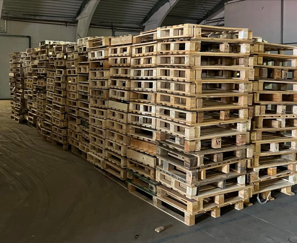Kleine pallets 60/80 afmeting te koop. € 3,-, Gebruikt, Ophalen of Verzenden, 50 mm of meer, Pallet