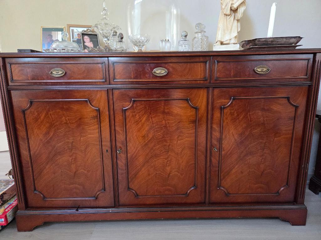 Antiek dressoir, Ophalen