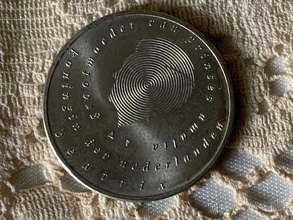 Zilveren 10 euro prinses amalia geboorte 2004, Postzegels en Munten, Munten | Nederland, Ophalen of Verzenden, Koningin Beatrix