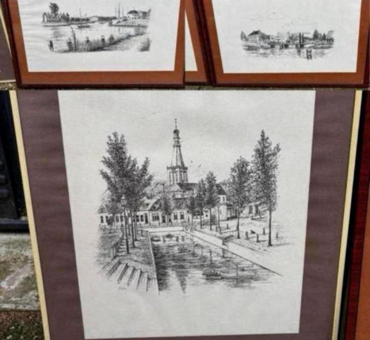 3x pentekeningen inlijst 50x40 van plaats Medemblik grachten, Antiek en Kunst, Ophalen of Verzenden, Tekening, Pentekening, Achter glas