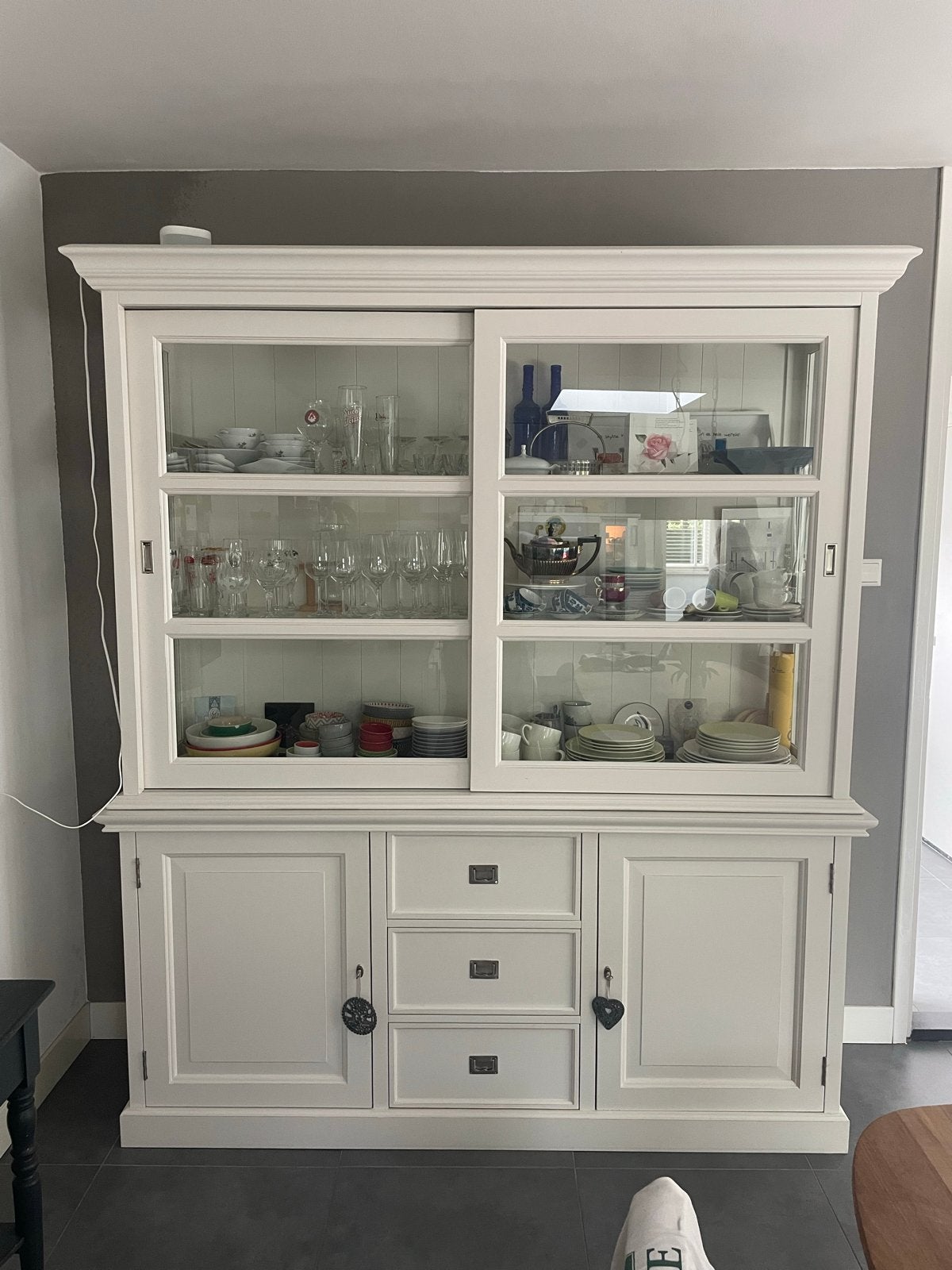 Witte buffetkast met schuifdeuren en lades, Huis en Inrichting, Kasten | Buffetkasten, Ophalen, Gebruikt, 200 cm of meer, 150 tot 200 cm