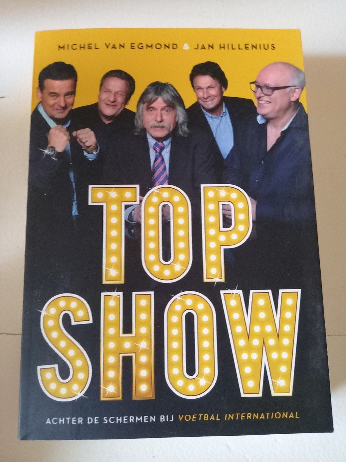 h26 Topshow: Achter de schermen bij Voetbal International, Boeken, Ophalen of Verzenden, Gelezen, Michel van Egmond & Jan Hillenius