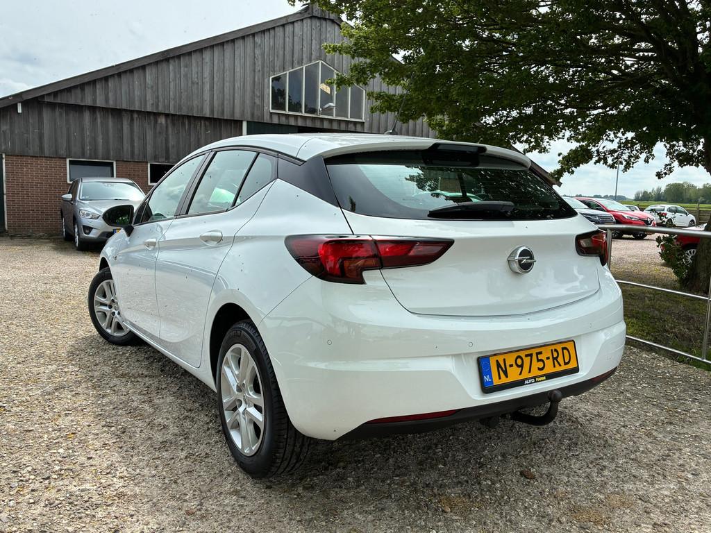 Opel Astra 1.0 Innovation | Cruise + Airco nu € 6.975,-!, Gebruikt, 610 kg, Leder, Bedrijf