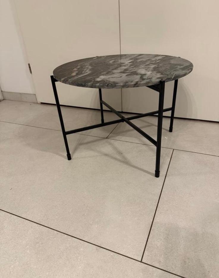 Ronde bijzettafel met marmerlook blad, Minder dan 55 cm, Gebruikt, Rond, Ophalen of Verzenden