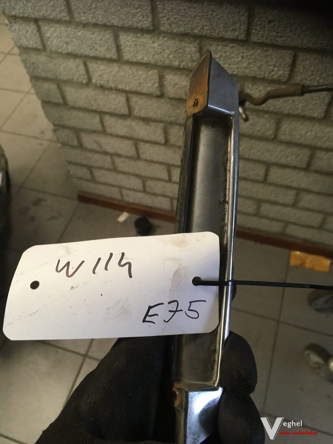 mercedes w114 chromestrip  kofferbak, Gebruikt, -, -, Ophalen of Verzenden