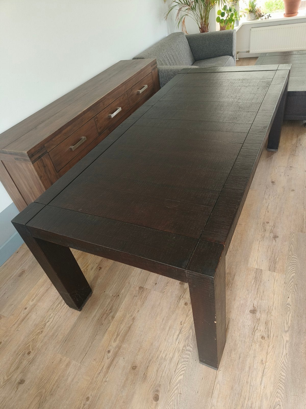 Gratis Eettafel en salontafel - Donkerbruin hout, Ophalen