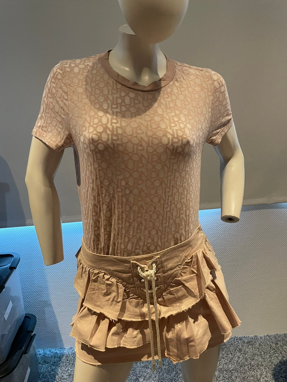 Dondup rokje met bijpassend shirt maat m, Maat 38/40 (M), Beige, Ophalen of Verzenden, Zo goed als nieuw