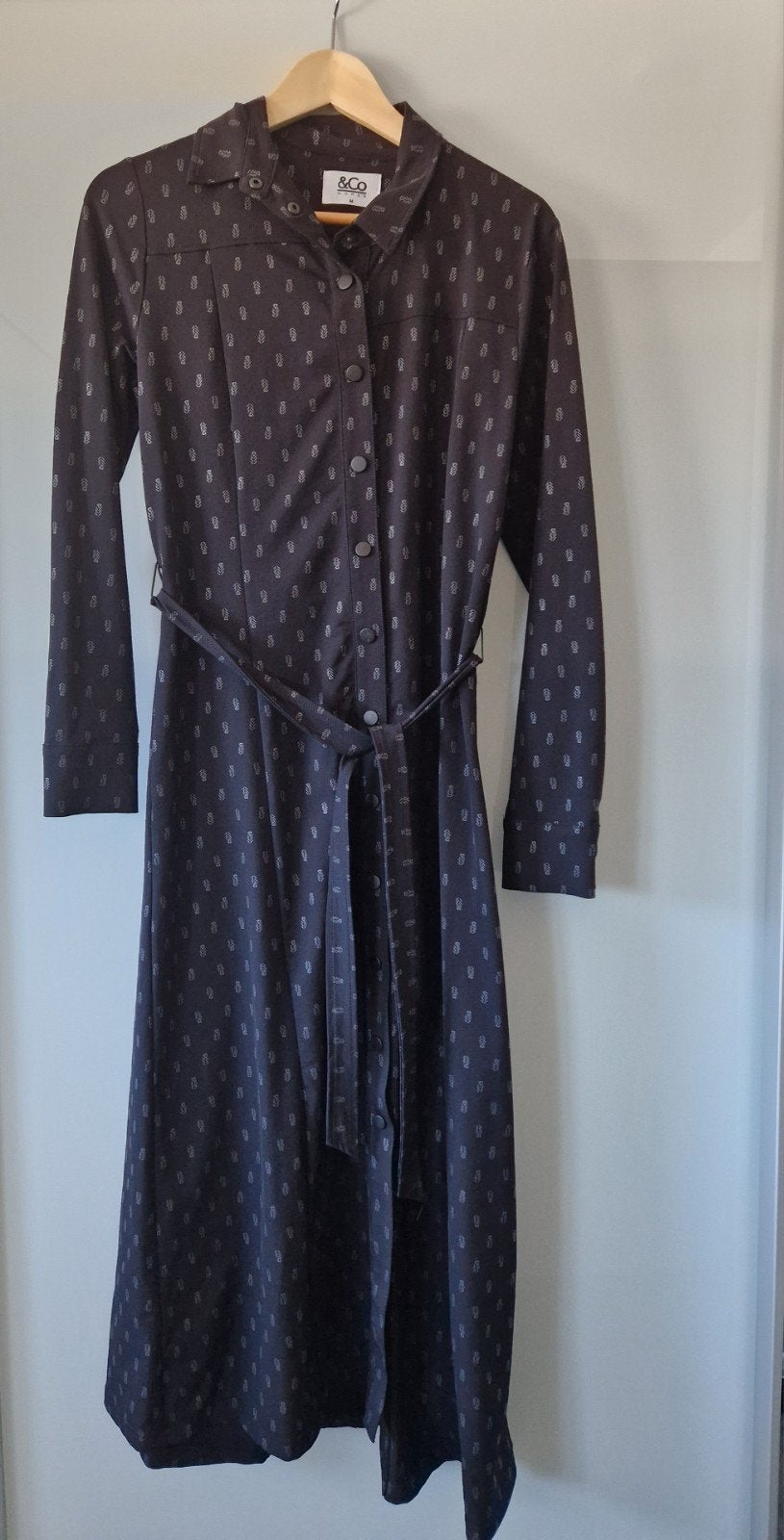 Zwarte &Co Woman jurk met print en ceintuur - Maat M, Maat 38/40 (M), Zwart, &Co Woman, Ophalen of Verzenden